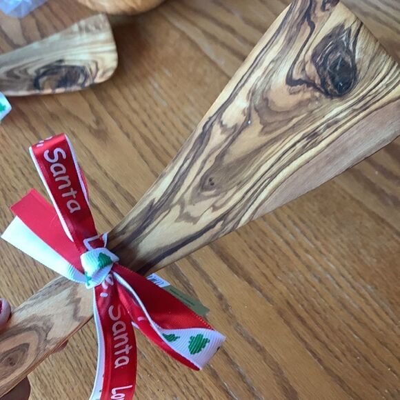 Olive Wood Bowl And Spatula Trader Joe’s - Picture 11 of 14
